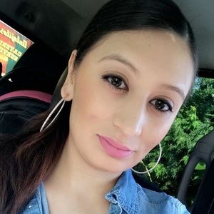 Meet your Posher, Perla